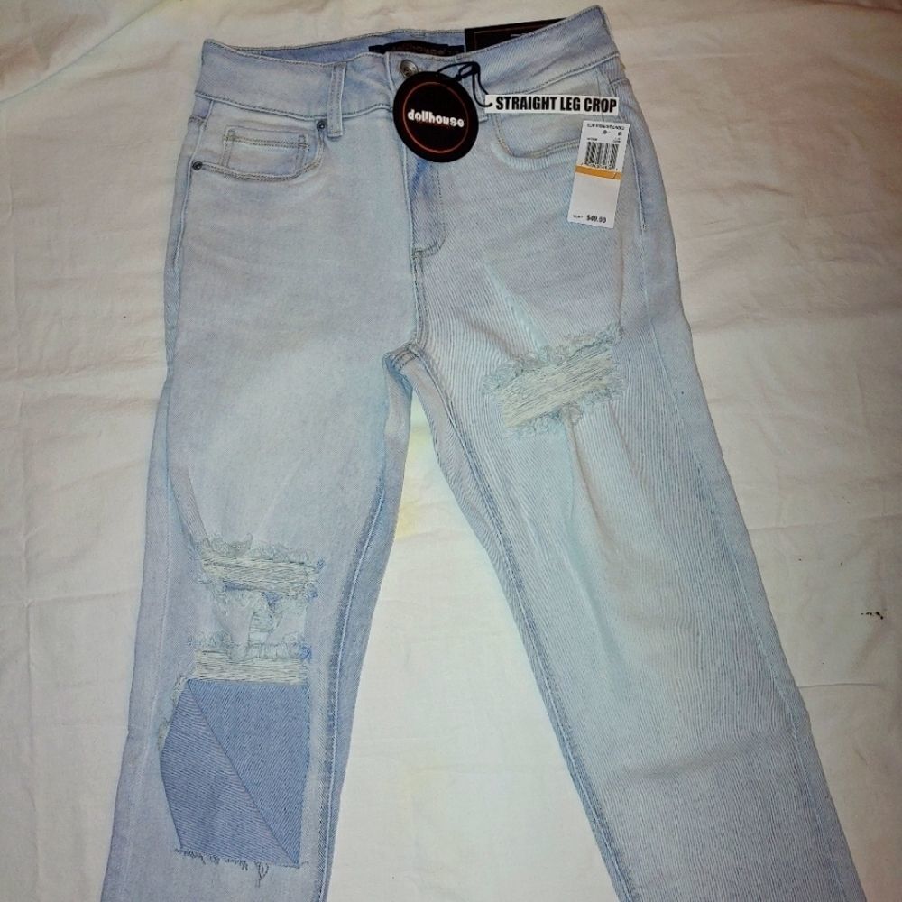 Dollhouse Junior's Size 7/8 (28x26) Light Blue Distressed Slim Straight Leg Crop
